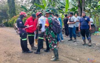 Tim SAR gabunganelakukan persiapan pencairan terhadap lansia yang diduga hilang di perkebunan Desa Tri Martani, Kecamatan Sungai Loban, Kabupaten Tanah Bumbu. (Dok. Istimewa)