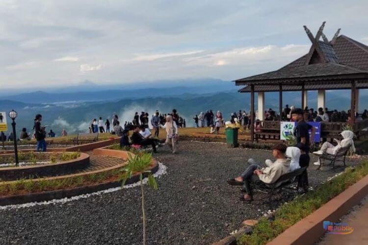Libur Lebaran Tetap Buka, Dishut Kalsel Terapkan Retribusi Non-Tunai di Tahura Sultan Adam. (Dok. MC Kalsel)