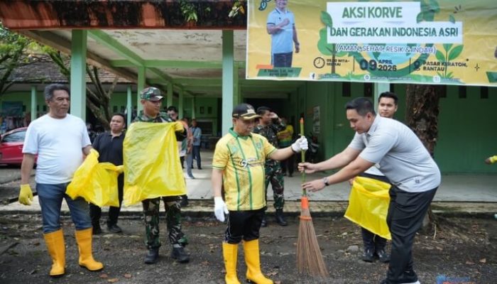 Wujudkan Lingkungan Sehat, Bupati Tapin Pimpin Aksi Bersih-Bersih di Pasar Keraton