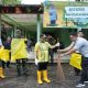 Bupati Tapin H Yamani memimpin aksi bersih-bersih dan Gerakan Indonesia Asri di Kawasan Pasar Keraton Rantau. (Dok. Prokopim Tapin)
