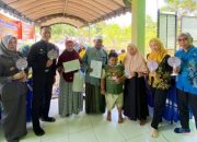 Disdukcapil Kalsel dan Tapin Berikan Layanan Adminduk di Desa Pabaungan Hilir