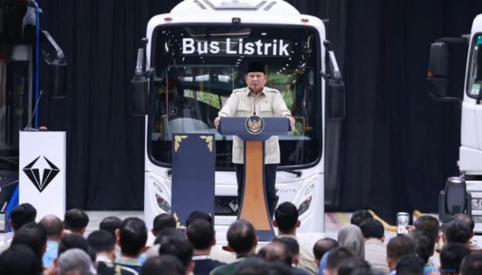 Presiden Prabowo Canangkan Produksi Besar-besaran Mobil Sedan Listrik di 2028