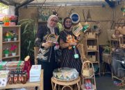 Sambangi Stand APINDO di Amuntai Expo 2026, Dua Srikandi Legislatif Kompak Promosikan Produk UMKM