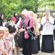 Bunda PAUD Kabupaten HSS Hj. Mustaidah Syafrudin Noor membuka kegiatan lomba fashion show tingkat PAUD/TK di Museum Rakyat. (Dok. Prokopim HSS)