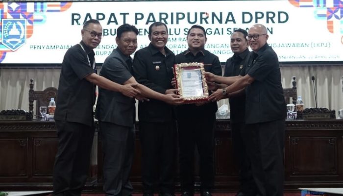 Rapat Paripurna LKPj APBD 2025, DPRD HSS Minta Pemkab Pacu Pertumbuhan Ekonomi