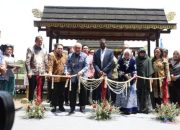 Gubernur Muhidin Resmikan Dermaga Pasar Terapung Kalsel di TMII Jakarta