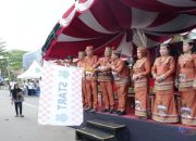 Bupati Wiyatno Lepas Ribuan Peserta Karnaval Budaya Kapuas Bersinar 2026