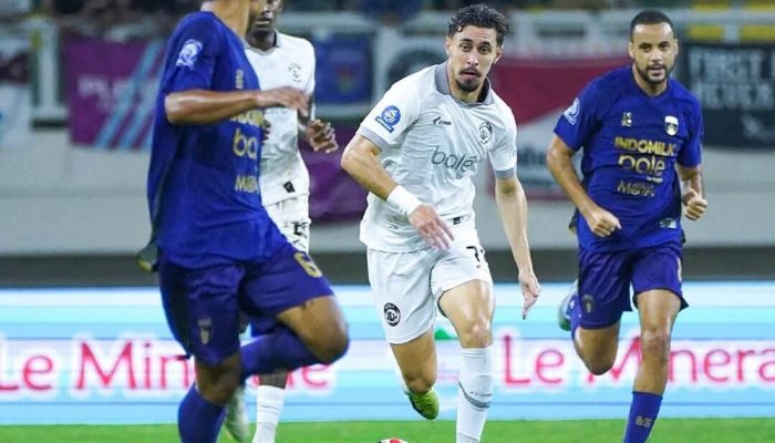 Singo Edan Curi Tiga Poin di Tangerang, Arema FC Bungkam Persita 1-0