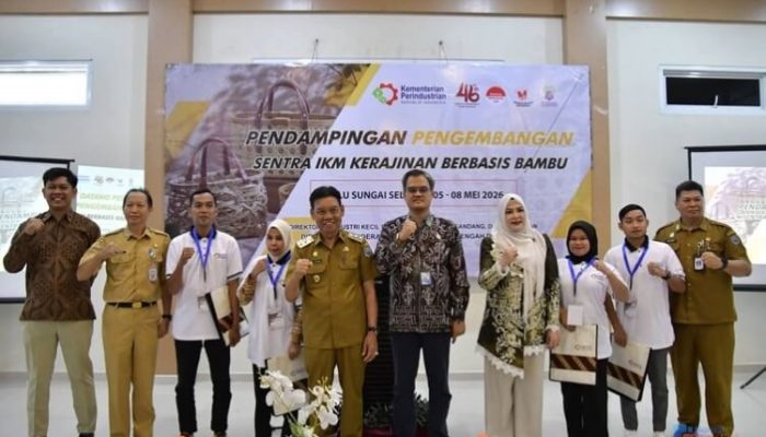 Wabup dan Ketua Dekranasda HSS Buka Pendampingan Sentra IKM Kerajinan Bambu