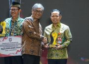 Pemkab Tapin Raih Penghargaan Terbaik Satu Penanggulangan Kemiskinan dan Stunting