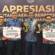 Bupati HSS H Syafrudin Noor menerima dua penghargaan dari Kemendagri di ajang Apresiasi Pemerintah Daerah Berprestasi Regional Kalimantan 2026. (Dok. Prokopim HSS)