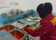 Pastikan Higienis, Tim Kesehatan Polres HSU Uji Food Safety di SPPG Bhayangkari