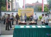 Kejari HSU Musnahkan Berbagai Barang Bukti dari Puluhan Perkara Tindak Pidana