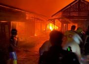 Kebakaran di Desa Sungai Pandan Hulu, Kawasan Pasar Alabio HSU Dilalap Api