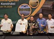 Gandeng Balai Pertanian Banjarbaru, Pemkab Kapuas Teken Kontrak Swakelola Cetak Sawah 2026