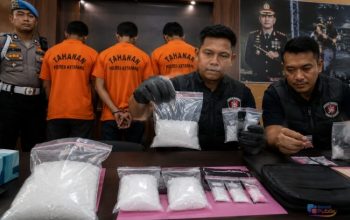 Tiga Oknum Polisi di Ketapang Diduga Terlibat Peredaran Sabu Ratusan Gram. (Dok. Ilustrasi AI)