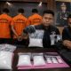 Tiga Oknum Polisi di Ketapang Diduga Terlibat Peredaran Sabu Ratusan Gram. (Dok. Ilustrasi AI)