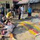 Proses pemotongan hewan kurban di Polsek Tapin Selatan. (Dok. Narasi Publik)
