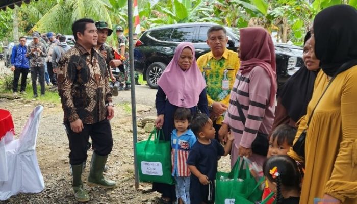 Tinjau TMMD Pantai Ulin, Ketua DPRD HSS SIAP Genjot Anggaran Rumah Layak Huni
