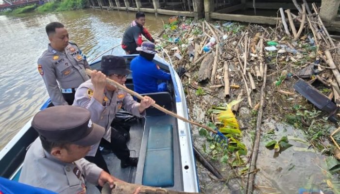 Sambut Hari Bhayangkara ke-80, Polres HSU Gelar Aksi Bersih-Bersih Sungai