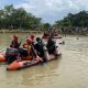 Tim SAR gabungan melakukan proses pencarian terhadap bocah yang tenggelam di Danau Komplek Arraudah 6, Karang Jawa, Kabupaten Tanah Bumbu. (Dok. Istimewa)