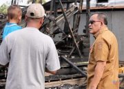 Bupati HSU Pastikan Bantuan dan Pemulihan Korban Kebakaran di Teluk Daun
