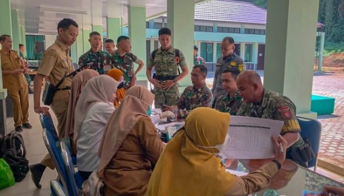 Dinkes HSS Gelar Pemeriksaan Cek Kesehatan Gratis di Yonif TP 829/BA