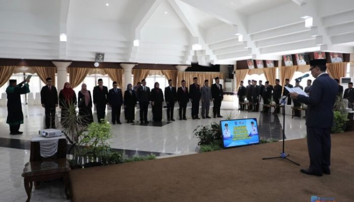 Wabup Suriani Lantik 13 Kepala Puskesmas di Lingkungan Pemkab HSS