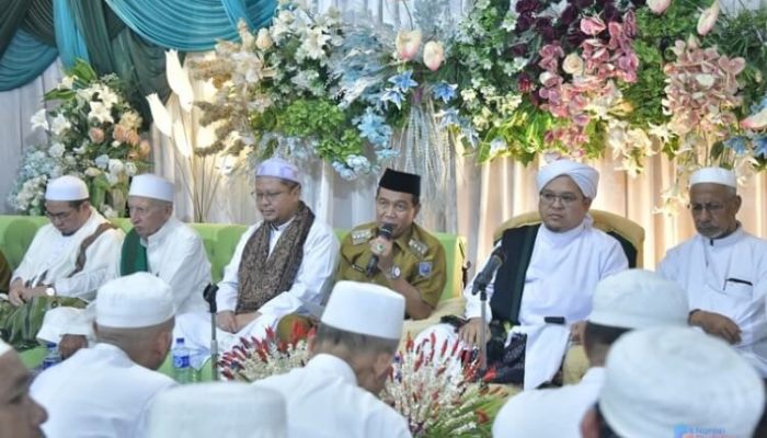 Hadiri Haul Datu Taniran, Bupati HSS Ajak Jamaah Teladani Dakwah Ulama