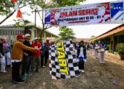 Semarak HUT Kemerdekaan, Sekda HSS Lepas Jalan Sehat Pelajar Se-Kecamatan Simpur