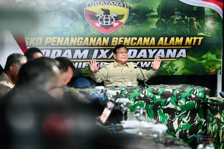 Presiden Prabowo Subianto memimpin rapat koordinasi penangan dan pemulihan pasca gempa NTT. (Dok: Istimewa)