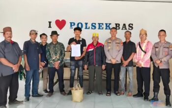MR (16) dijatuhi sanksi adat lantaran terbukti membuat unggahan di media sosial yang mengandung unsur ujaran kebencian terhadap Suku Dayak Meratus. (Dok. Istimewa)