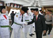 Wabup Suriani Kukuhkan Puluhan Anggota Paskibraka HSS Tahun 2026