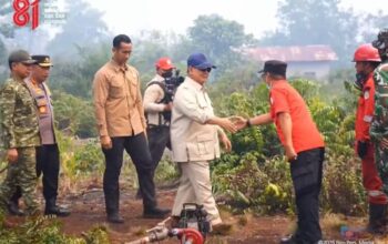 Presiden Prabowo Subianto meninjau langsung lokasi Karhutla di Kalbar. (Dok: Istimewa)
