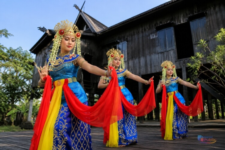Gerak Lembut Baksa Kembang, Simbol Keramahan Orang Banjar. (Dok: Ilustrasi)
