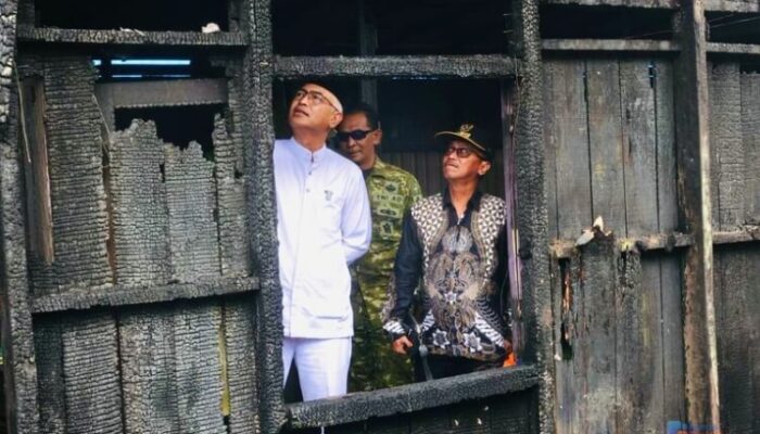 Wabup Iwan Alabio Gerak Cepat Sambangi Korban Kebakaran di Danau Panggan
