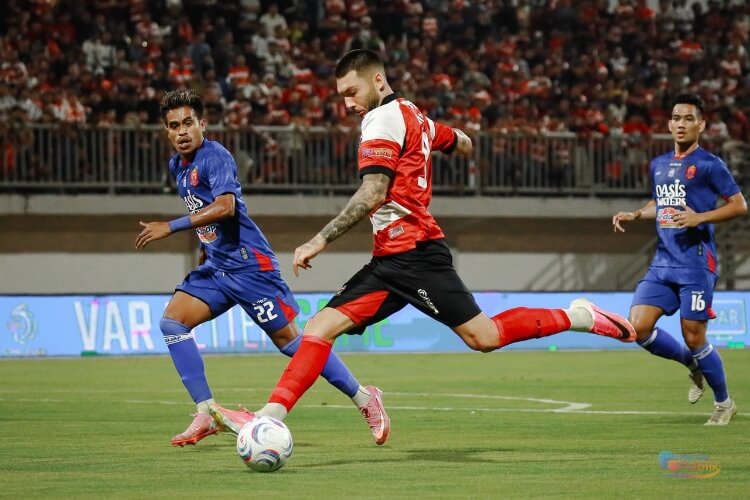Madura United amankan tiga poin usai menang 2-0 atas Persijap Jepara pada laga perdana kompetisi Super League 2026/2027 di Stadion Gelora Ratu Pamelingan, Pamekasan. (Dok: Madura United)