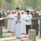 Ribuan jemaah mengikuti Salat Istisqa berjamaah di Lapangan Lambung Mangkurat, Kandangan. (Dok: Istimewa)