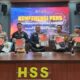 Kapolres HSS AKBP Awaluddin Syam didampingi Kabag OPS Kompol Jarkasi, KBO Satresnarkoba Ipda Sujai dan Kapolsek Daha Selatan Ipda Chandra saat konferensi pers pengungkapan perkara narkoba. (Dok: Narasi Publik)