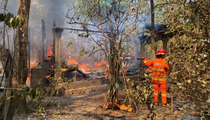 Rumah Lansia di Rangda Malingkung Tapin Ludes Dilalap Si Jago Merah