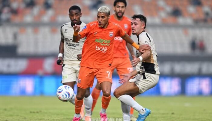 Brace Denilson Junior Bawa Dewa United Taklukkan Borneo FC 3-1 di Segiri Samarinda