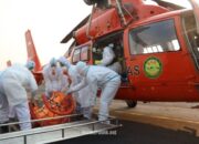 Helikopter Basarnas Evakuasi 1 Korba KM Virgo Transport 8 Usai Ditemukan Oleh Penyelam BSG