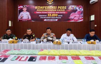 Kapolres Tapin AKBP Weldi Rozika memimpin konferensi pers pengungkapan kasus tindak pidana narkotika jenis ekstasi. (Dok: Istimewa)
