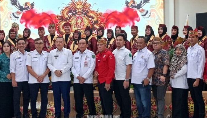 Wabup Kapuas Kukuhkan Pengurus Perkumpulan Banama Ekonomi Kreatif 2026–2031