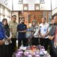 Kabid Persandian Diskominfosantik Kapuas Hellya Seniawati menerima kunjungan anggota Komisi I DPRD Kabupaten Kotabaru, Kalimantan Selatan. (Dok: Istimewa)