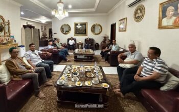 Ketua MPW Pemuda Pancasila Kalsel, Hasnuryadi Sulaiman memimpin rapat koordinasi persiapan Peringatan HUT ke-67 Pemuda Pancasila. (Dok: Narasi Publik)