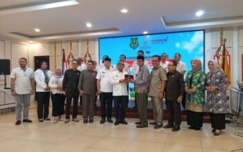 Bupati Kapuas HM Wiyatno bersama Wabup Dodo menerima kunjungan kerja Komisi I DPRD Kalteng. (Dok: Narasi Publik)