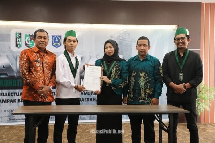Bupati HSS H Syafrudin Noor menghadiri Pelantikan Pengurus HMI dan KOHATI Cabang Kandangan masa bakti 2026–2027. (Dok: Prokopim HSS)