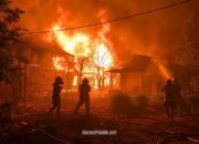 Terdengar Suara Ledakan, Dua Rumah Kosong di Desa Baluti Kandangan Terbakar