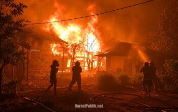 Terdengar Suara Ledakan, Dua Rumah Kosong di Desa Baluti Kandangan Terbakar